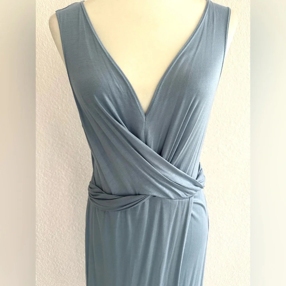 Powder Blue Midi Sleeveless Dress - Picture 2 of 6